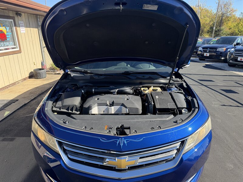 2014 Chevrolet Impala LT - Photo 3 - Canton, OH 44707