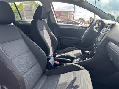 2011 Volkswagen Golf 2.5L   - Photo 18 - Canton, OH 44707