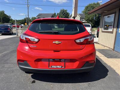 2018 Chevrolet Cruze LT Auto - Photo 10 - Canton, OH 44707