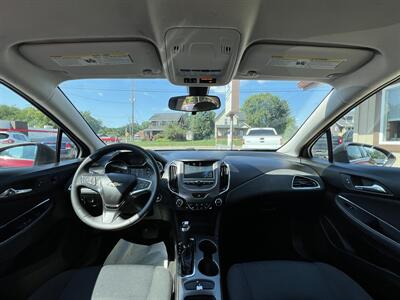 2018 Chevrolet Cruze LT Auto - Photo 5 - Canton, OH 44707