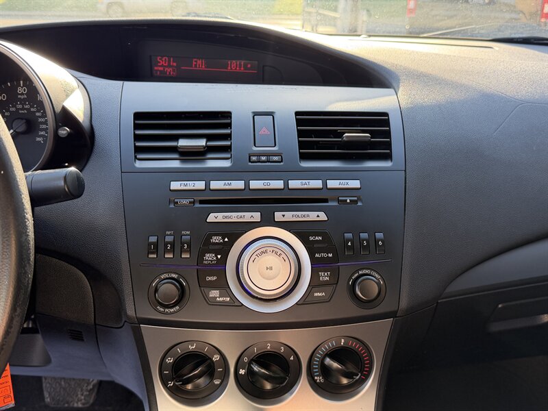 2011 Mazda Mazda3 i Sport - Photo 8 - Canton, OH 44707
