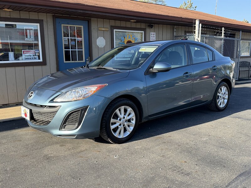 2011 Mazda Mazda3 i Sport - Photo 2 - Canton, OH 44707