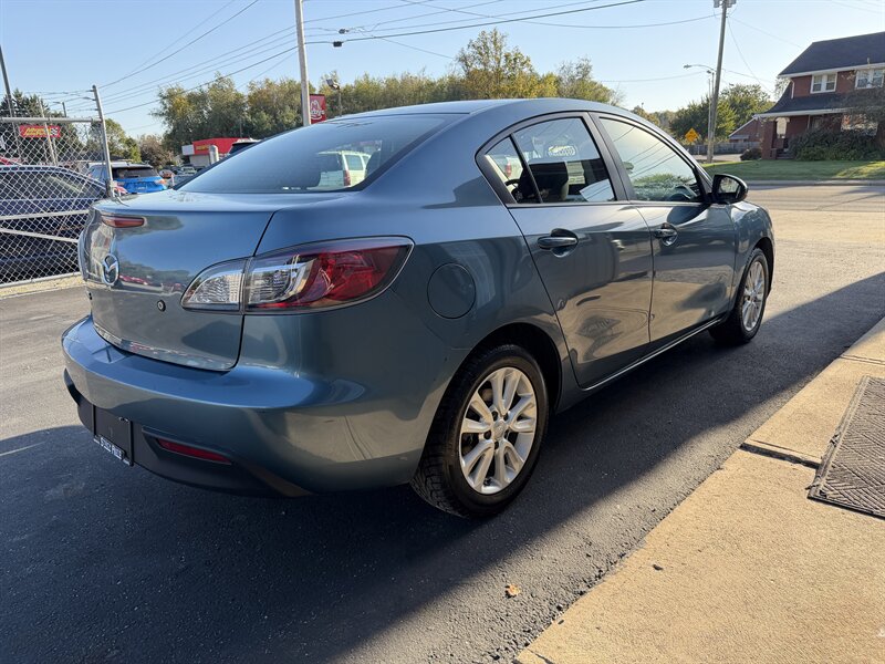 2011 Mazda Mazda3 i Sport - Photo 14 - Canton, OH 44707