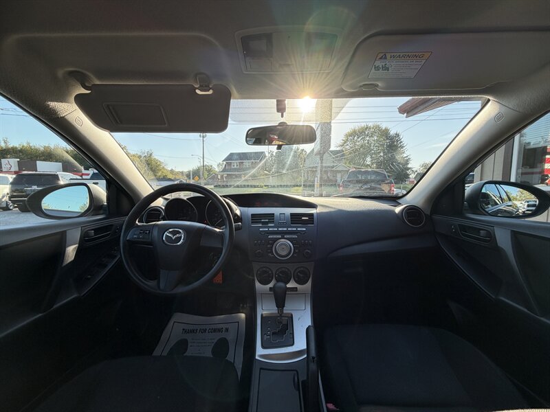 2011 Mazda Mazda3 i Sport - Photo 11 - Canton, OH 44707