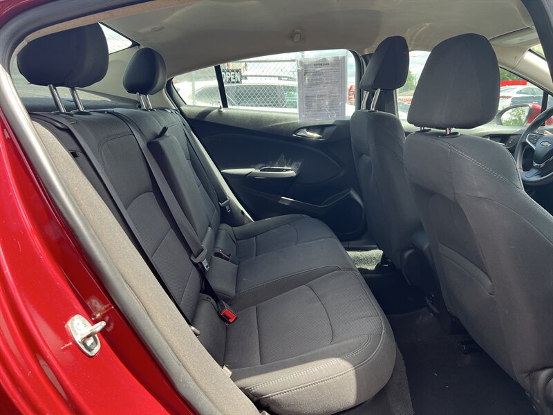 2018 Chevrolet Cruze LT Auto - Photo 15 - Canton, OH 44707