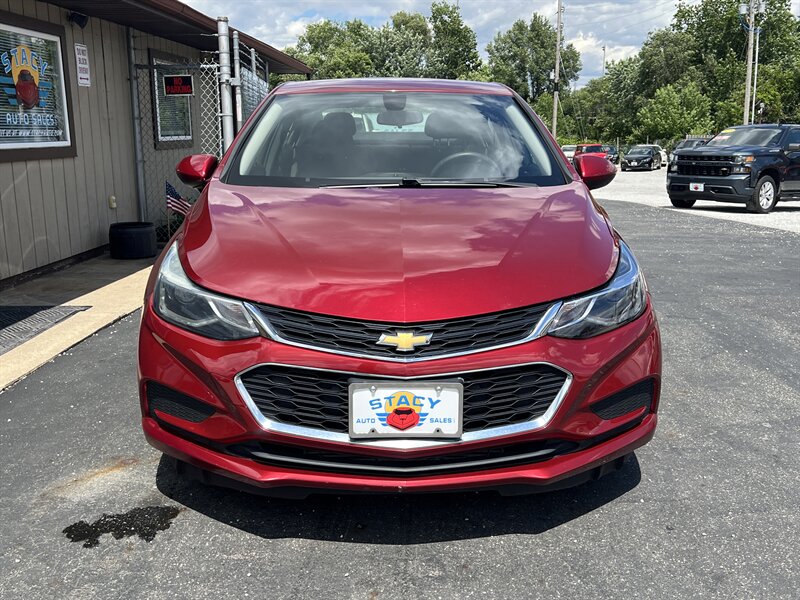 2018 Chevrolet Cruze LT Auto - Photo 3 - Canton, OH 44707