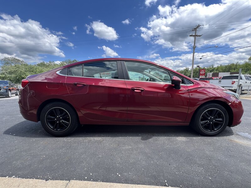 2018 Chevrolet Cruze LT Auto - Photo 14 - Canton, OH 44707