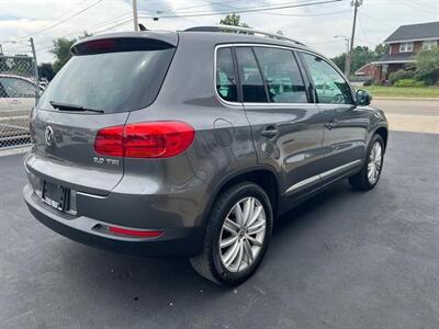 2012 Volkswagen Tiguan SE - Photo 11 - Canton, OH 44707