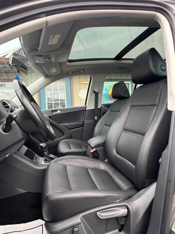 2012 Volkswagen Tiguan SE - Photo 3 - Canton, OH 44707