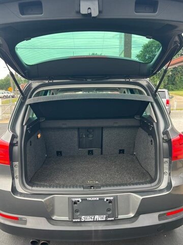 2012 Volkswagen Tiguan SE - Photo 10 - Canton, OH 44707