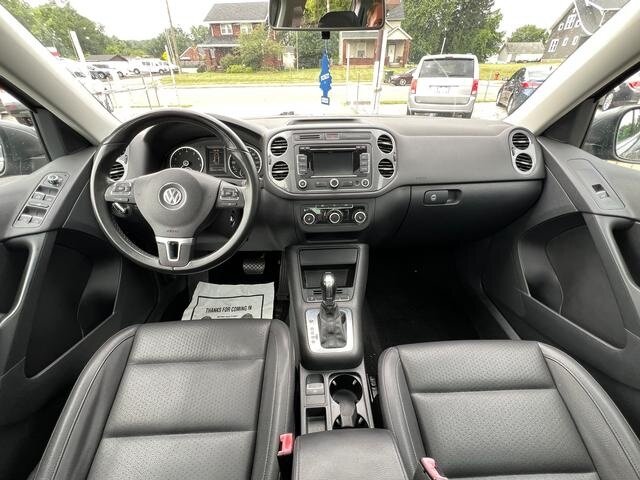 2012 Volkswagen Tiguan SE - Photo 5 - Canton, OH 44707