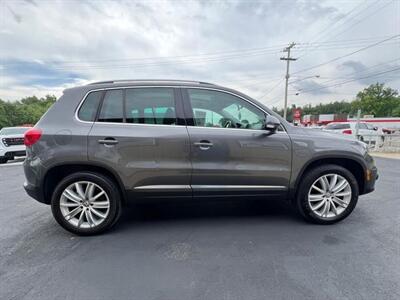 2012 Volkswagen Tiguan SE - Photo 12 - Canton, OH 44707