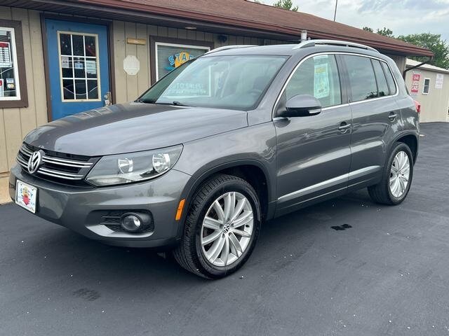 2012 Volkswagen Tiguan SE - Photo 2 - Canton, OH 44707