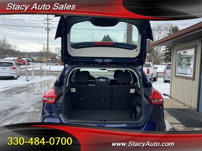 2017 Ford Focus SEL   - Photo 13 - Canton, OH 44707