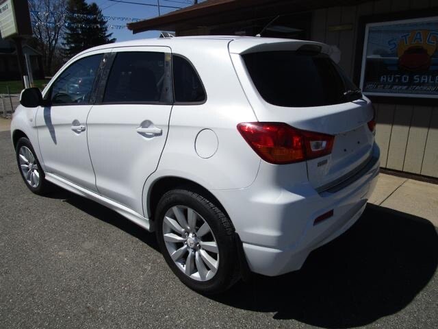 2011 Mitsubishi Outlander Sport SE - Photo 5 - Canton, OH 44707
