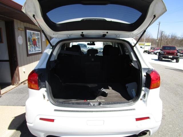 2011 Mitsubishi Outlander Sport SE - Photo 7 - Canton, OH 44707