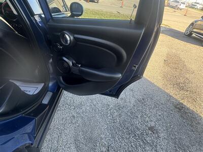 2015 MINI Cooper 5-door - Photo 11 - Midlothian, TX 76056