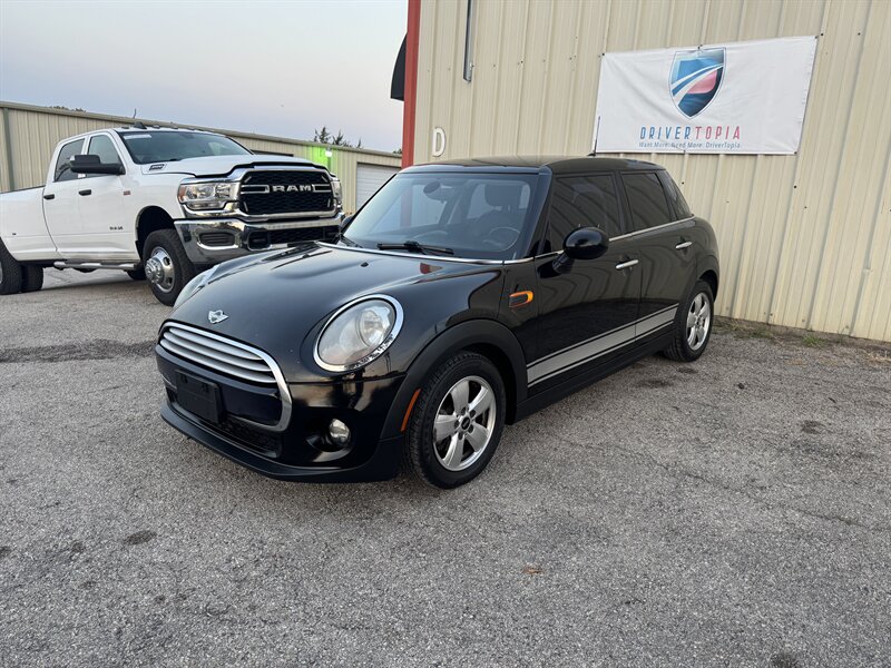 2015 MINI Hardtop 4 Door Cooper - Photo 1 - Midlothian, TX 76056