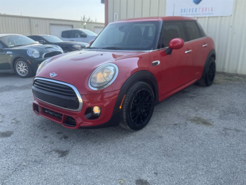2016 MINI Hardtop 4 Door Cooper   - Photo 1 - Midlothian, TX 76056