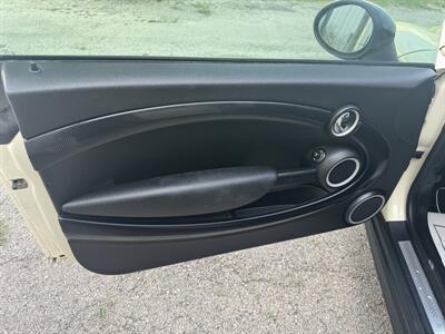 2013 MINI Hardtop Cooper S   - Photo 20 - Midlothian, TX 76016