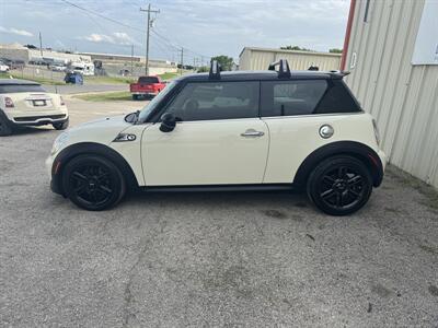 2013 MINI Hardtop Cooper S   - Photo 11 - Midlothian, TX 76016
