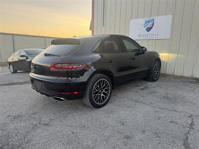 2017 Porsche Macan   - Photo 5 - Midlothian, TX 76056