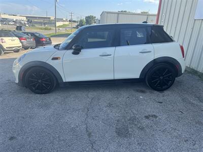 2017 MINI Cooper 5-door   - Photo 9 - Midlothian, TX 76016