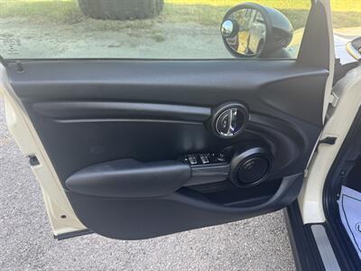 2017 MINI Cooper 5-door   - Photo 12 - Midlothian, TX 76016