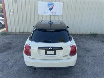 2017 MINI Cooper 5-door   - Photo 11 - Midlothian, TX 76016