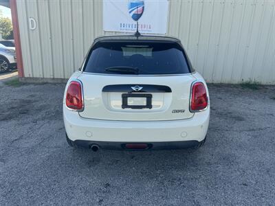 2017 MINI Cooper 5-door   - Photo 7 - Midlothian, TX 76016