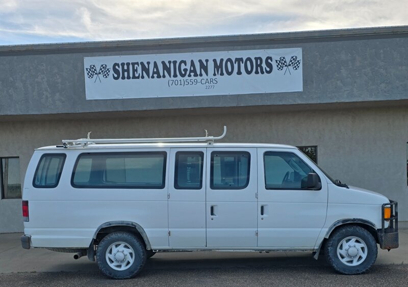 2005 Ford E-Series Van E-350 SD XL - Photo 1 - Belfield, ND 58622