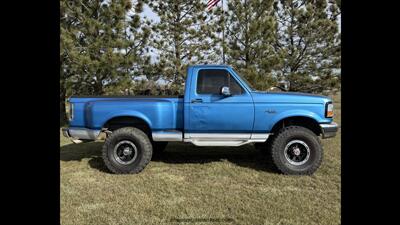 1992 Ford F-150 2dr   - Photo 2 - Belfield, ND 58622