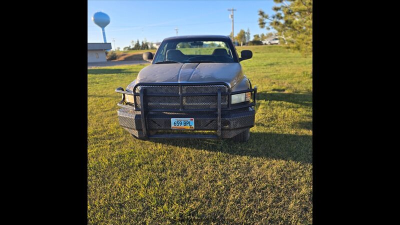 2001 Dodge Ram 2500 ST - Photo 11 - Belfield, ND 58622