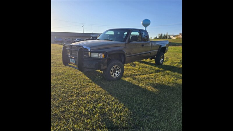 2001 Dodge Ram 2500 ST - Photo 3 - Belfield, ND 58622