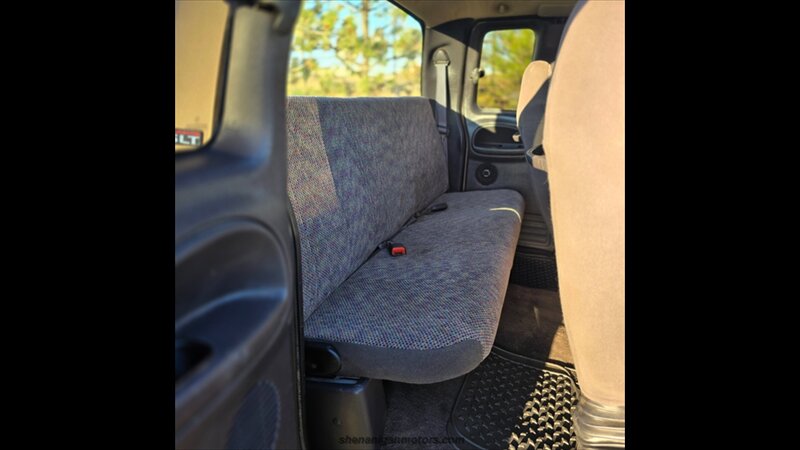 2001 Dodge Ram 2500 ST - Photo 31 - Belfield, ND 58622