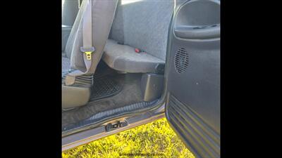2001 Dodge Ram 2500 ST - Photo 19 - Belfield, ND 58622