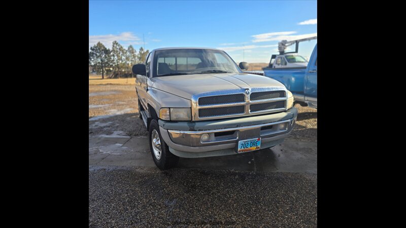 1998 Dodge Ram 1500 ST   - Photo 1 - Belfield, ND 58622