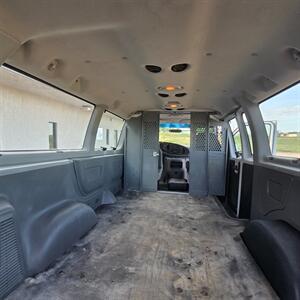 2005 Ford E-Series Van E-350 SD XL   - Photo 7 - Belfield, ND 58622