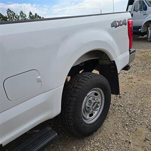 2019 Ford F-250 Super Duty XL   - Photo 11 - Belfield, ND 58622