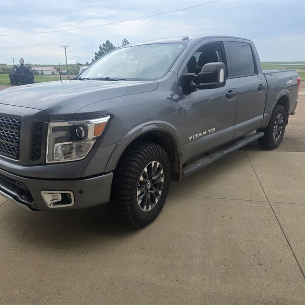 2018 Nissan Titan PRO-4X - Photo 1 - Belfield, ND 58622