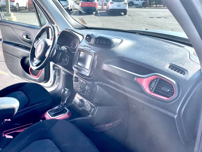 2018 Jeep Renegade Trailhawk   - Photo 15 - Albuquerque, NM 87107