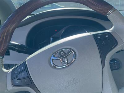 2014 Toyota Sienna XLE 7-Passenger   - Photo 12 - Albuquerque, NM 87107