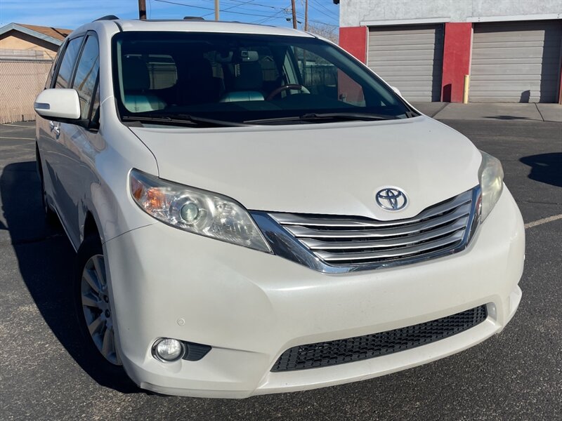 2014 Toyota Sienna XLE 7-Passenger   - Photo 1 - Albuquerque, NM 87107