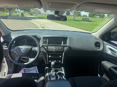 2020 Nissan Pathfinder S  - ONE OWNER - Photo 9 - Albuquerque, NM 87107