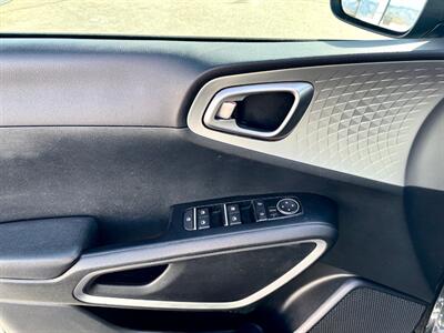 2023 Kia Soul LX   - Photo 9 - Albuquerque, NM 87107