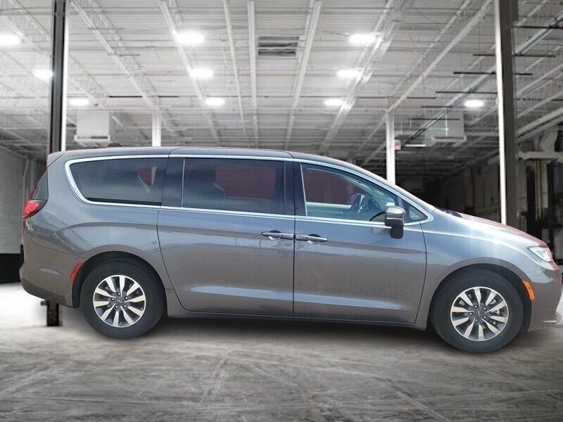 2023 Chrysler Pacifica Plug-In Hybrid Touring L  