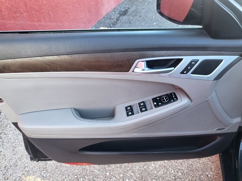 2015 Hyundai Genesis 3.8L   - Photo 9 - Albuquerque, NM 87107