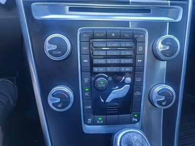 2015 Volvo XC60 T6 R-Design   - Photo 14 - Albuquerque, NM 87107