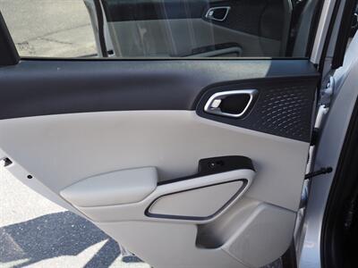 2021 Kia Soul S   - Photo 26 - Albuquerque, NM 87107