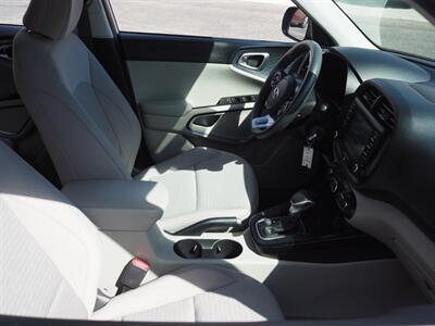 2021 Kia Soul S   - Photo 25 - Albuquerque, NM 87107
